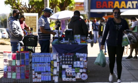 Inflação fica em 0,83% em maio, maior alta para o mês em 25 anos