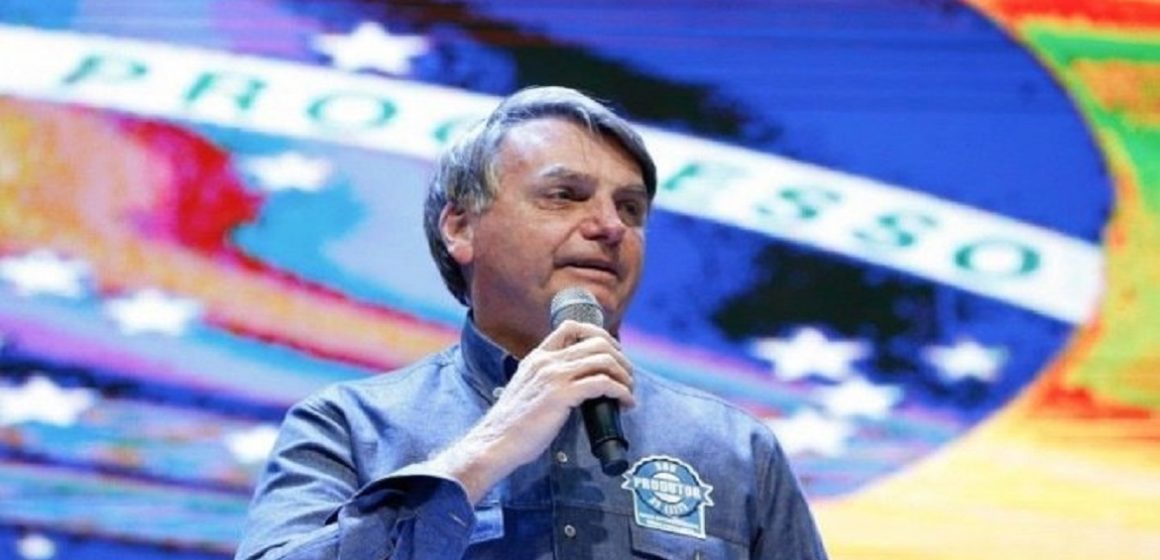 Bolsonaro reage à fala preconceituosa de Fernández: “Para ele não tem vacina”