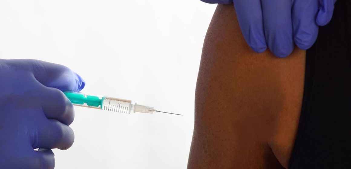 O balanço de doses aplicadas contra a covid-19 na cidade