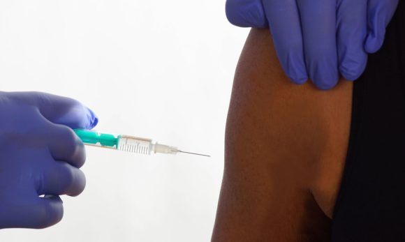O balanço de doses aplicadas contra a covid-19 na cidade
