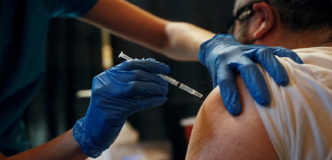 EUA divulgam plano para distribuir mais 55 milhões de vacinas contra Covid