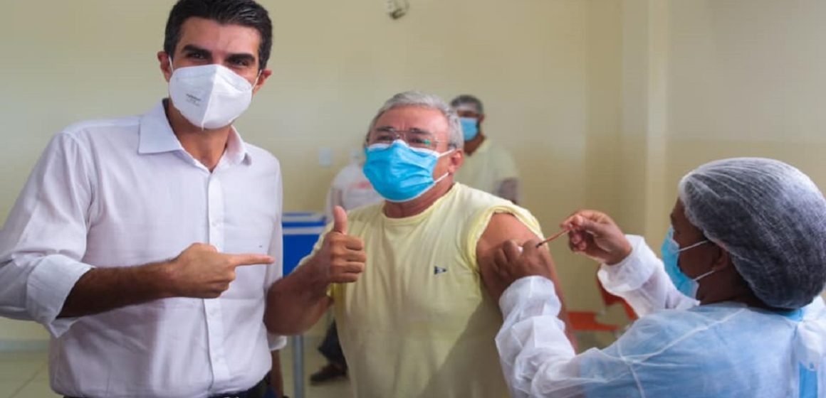203497711_4103574136430091_7349825577258124864_n Helder Barbalho acompanha vacinação em Marabá