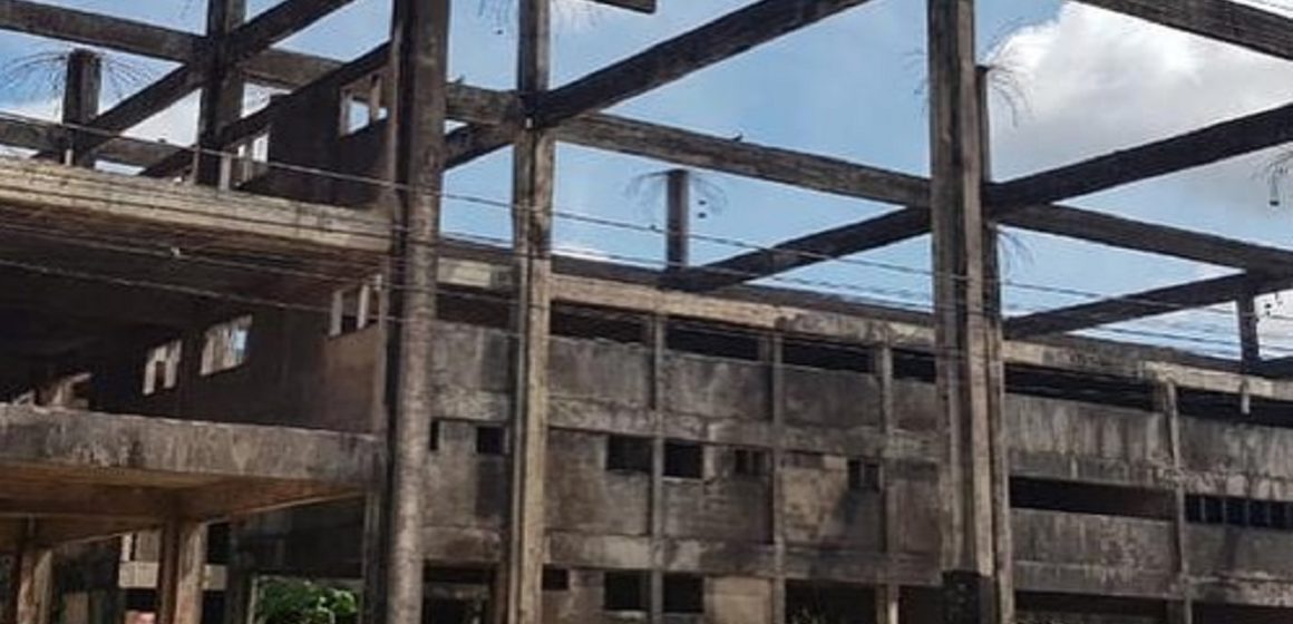 Prédio deixado pelo ex-prefeito de Paragominas para o seu sucessor, para ser a prefeitura do município