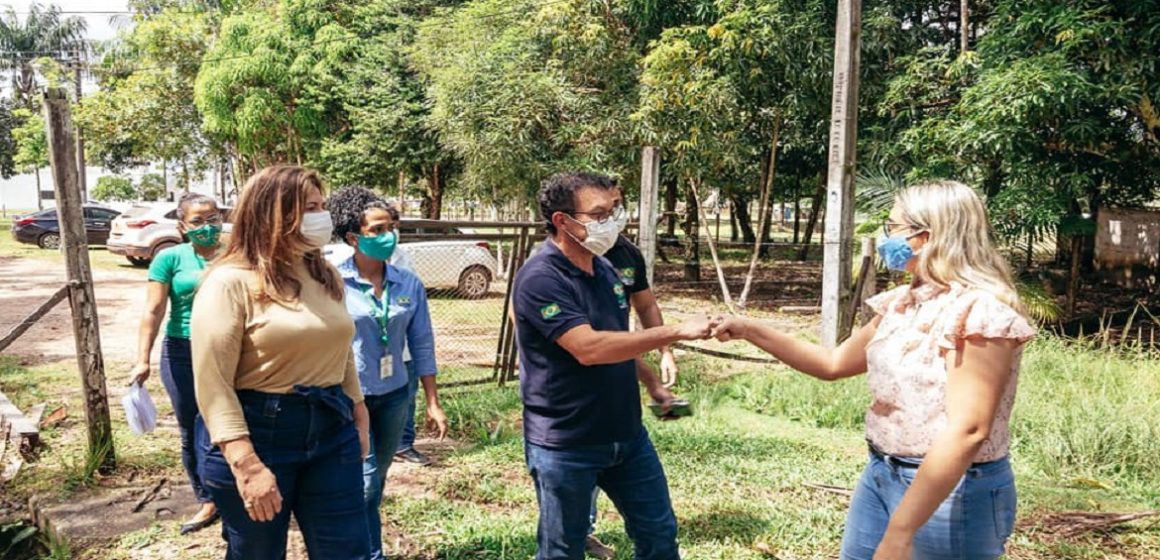 Renato Ogawa visita obras em andamento em Barcarena