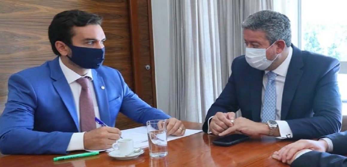 Celso Sabino dialoga sobre os principais pontos da reforma tributária