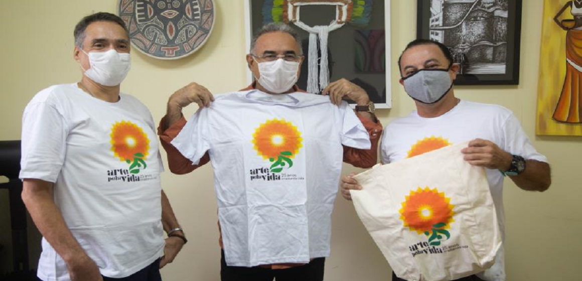 Edmilson recebe representantes do Comitê Arte pela Vida