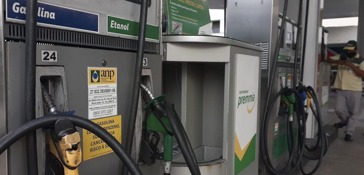 Sobe o preço do etanol e litro é vendido por R$ 5 nos postos