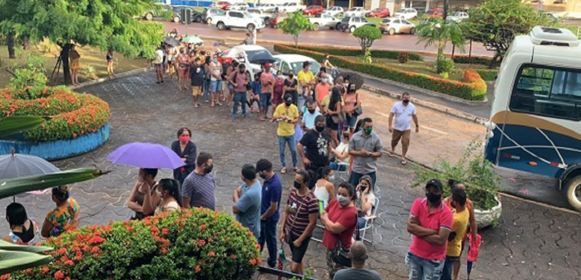 download Santarém: vacinação de pessoas a partir de 40 anos contra Covid-19 atrai pessoas de outros municípios e provoca filas