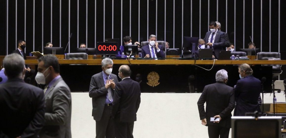 Câmara aprova projeto que altera Lei de Improbidade Administrativa