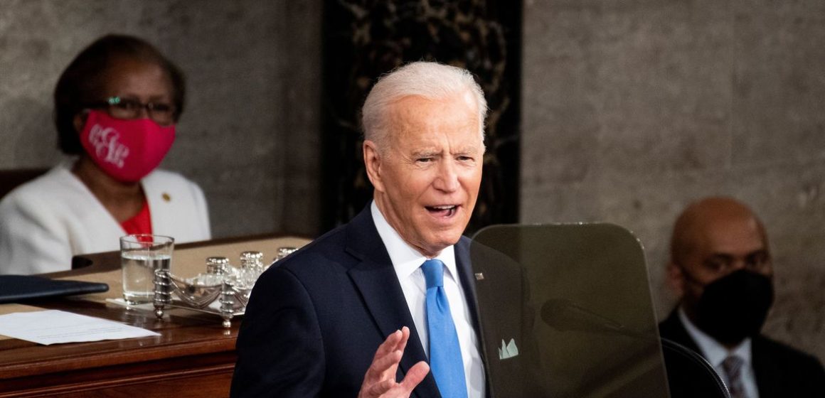 Biden faz apelo por vacinação; EUA não devem cumprir meta