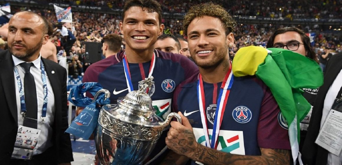 neymarthiago_eh4oxBc Gangue suspeita de roubar Thiago Silva e outros famosos na França vai a julgamento em Paris