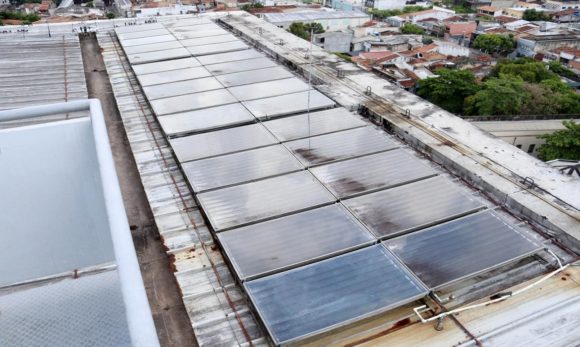 Santa Casa usa placas solares, reutiliza água da chuva e implanta a gestão 100% sem papel