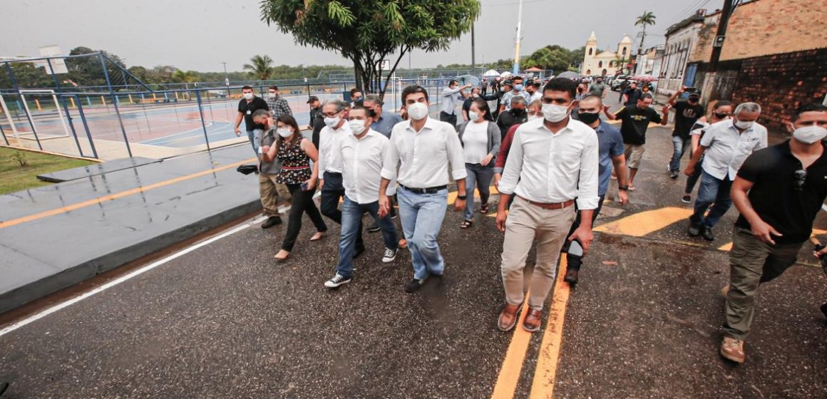 Governo do Estado entrega à população de Curuçá 173 metros de orla revitalizada