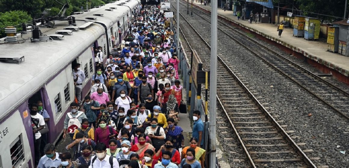 000-9dm7qg Índia é o 3º país a passar de 400 mil mortes por Covid