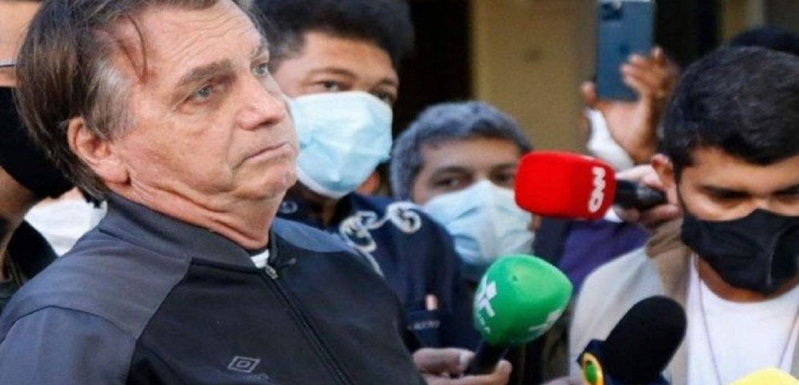 Bolsonaro diz que auxílio emergencial pode continuar em 2022