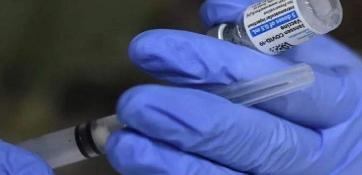 Inclusão de vacinas contra covid em planos de saúde depende da ANS, diz Queiroga