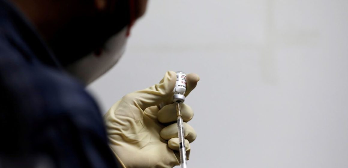 2020-12-17t104705z_1467456578_rc2yok9mwzgx_rtrmadp_3_health-coronavirus-india-cases (1) Ministério decide cancelar contrato para aquisição da vacina Covaxin