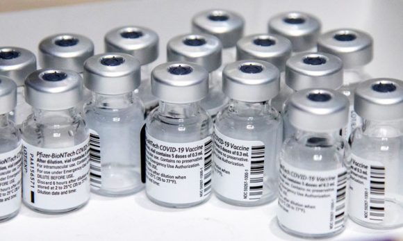 Anvisa autoriza nova fábrica a produzir vacina da Pfizer para o Brasil