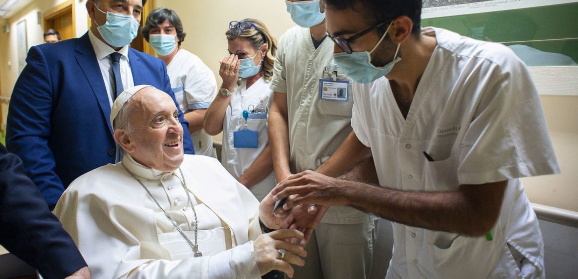 Papa agradece orações de fiéis por sua saúde