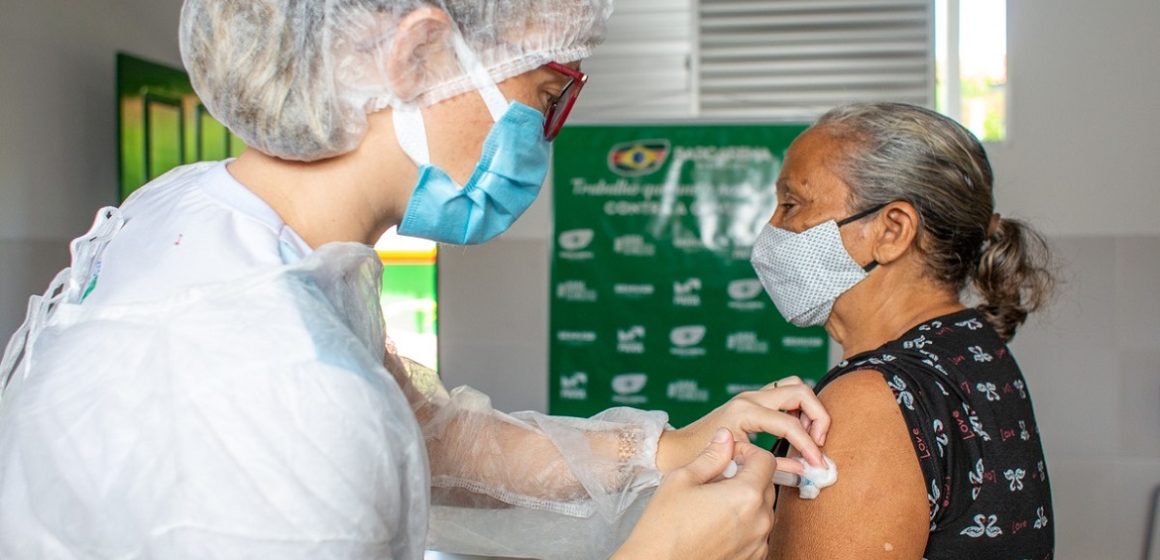 Metade da população apta para se vacinar já recebeu a primeira dose em Barcarena