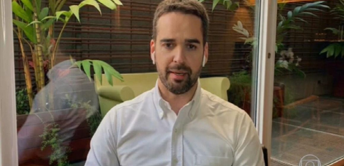 Cálculo político é negado por Leite ao se assumir gay e fala de voto em Bolsonaro