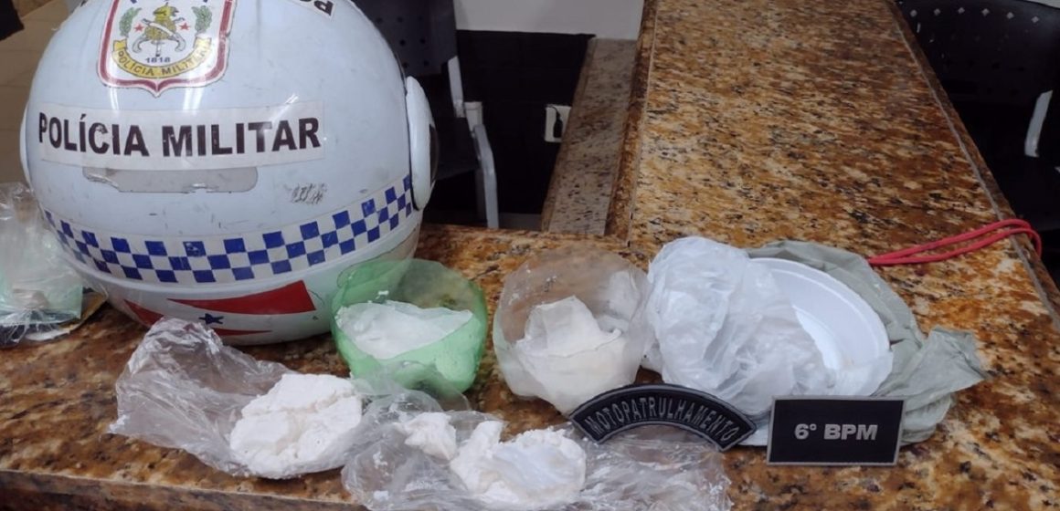 drogas Dupla é presa com sacola de pasta base de cocaína em Salinópolis