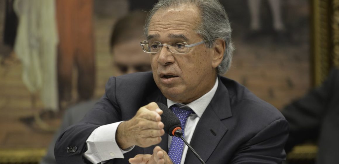 Portaria permite que alto escalão do governo receba mais que o teto