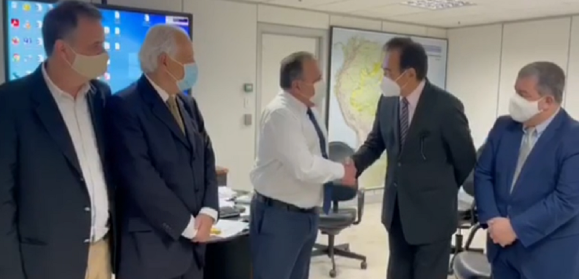 Pazuello nega ter participado de negociação com intermediários para compra da vacina CoronaVac