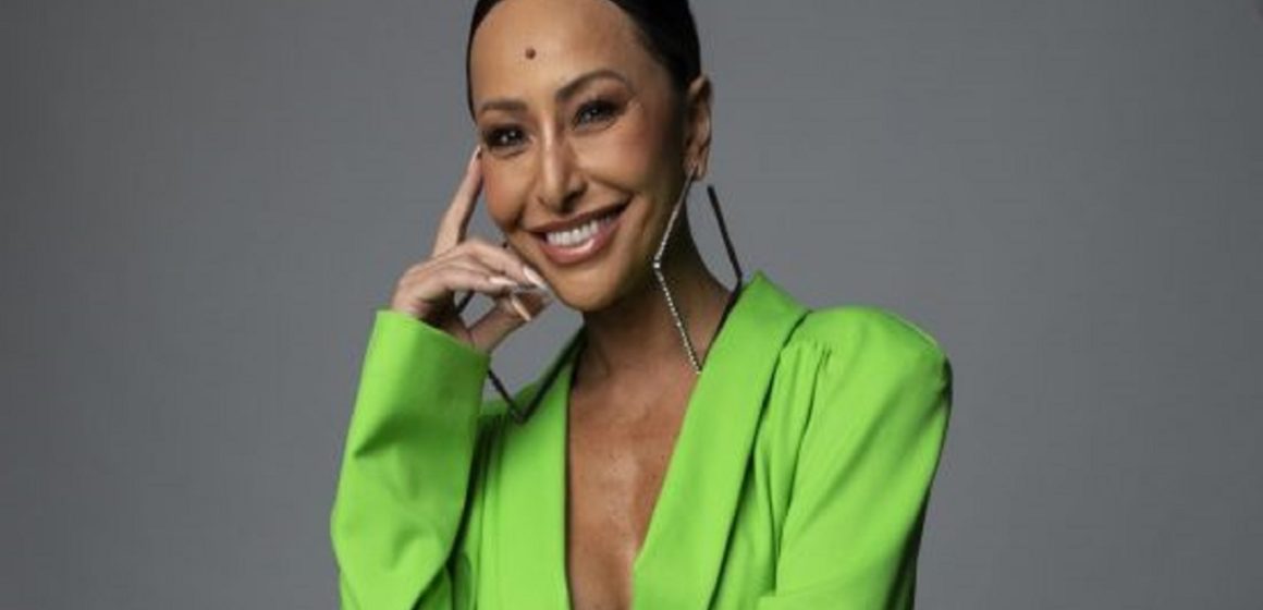 Sabrina Sato promete brilhar à frente do Ilha Record
