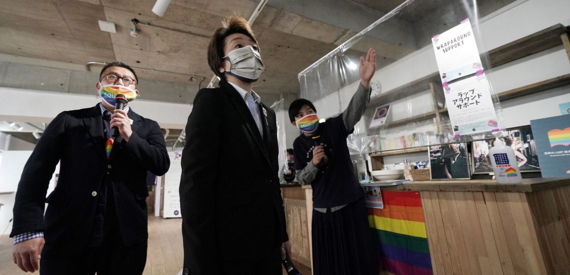 Com mais atletas LGBTQ do que nunca, Jogos levantam debate no Japão
