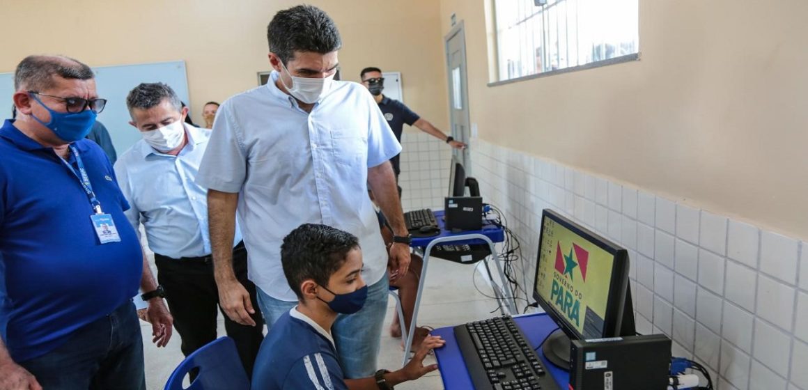 Helder entrega reconstrução e ampliação de escola com modalidade de tempo integral, em Capitão Poço