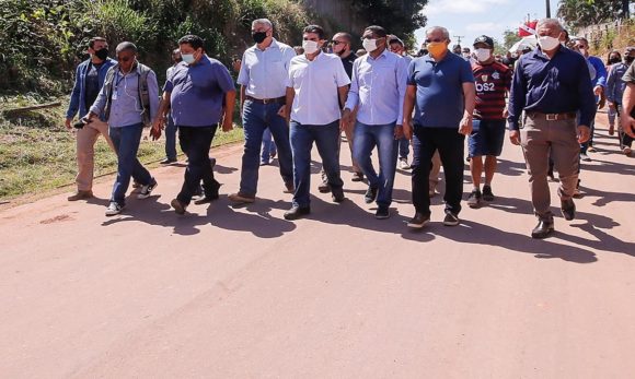 Helder entrega ponte sobre o Rio Capim Miri