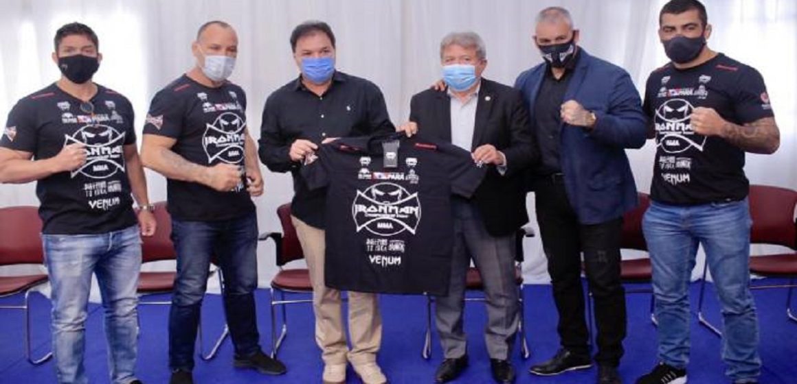 Chicão participa de apresentação do Iron Man Championship Fight