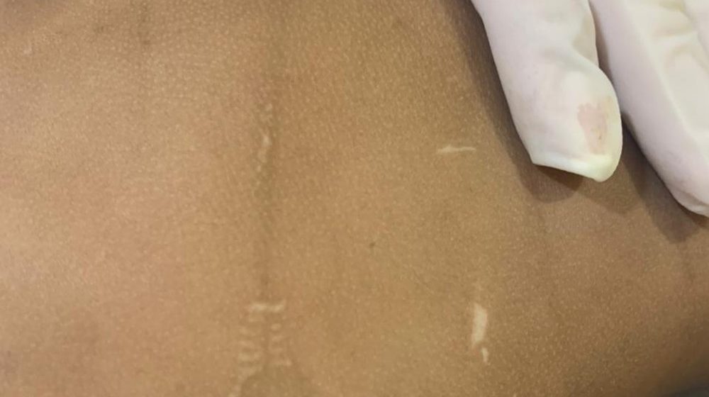 Pais são presos suspeitos de torturar e matar filho de 1 ano com socos e fio de carregador em MT