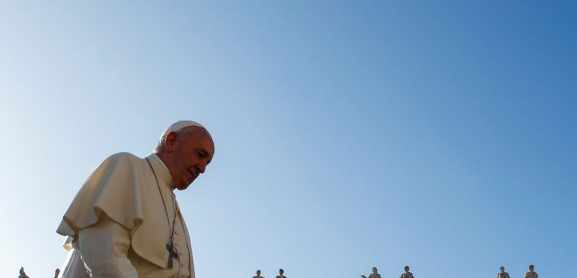 Papa Francisco lamenta hipocrisia na igreja