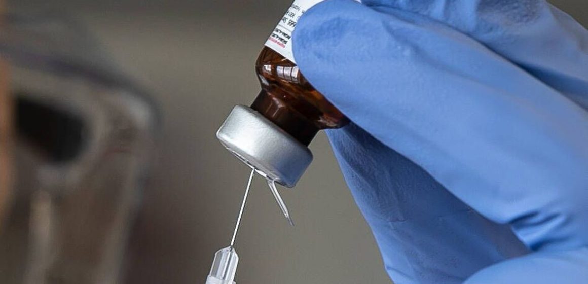 Vacina, vacinação,seringa, covid 19 Santarém antecipa vacina contra covid para grupo a partir de 24 anos nesta quinta-feira