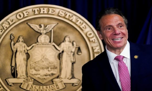 Andrew Cuomo, governador de Nova York, assediou várias mulheres sexualmente e violou leis, conclui investigação
