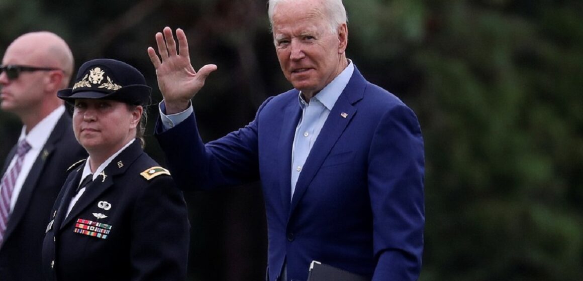 Após Talibã tomar o Afeganistão, Biden defende decisão de retirar militares americanos