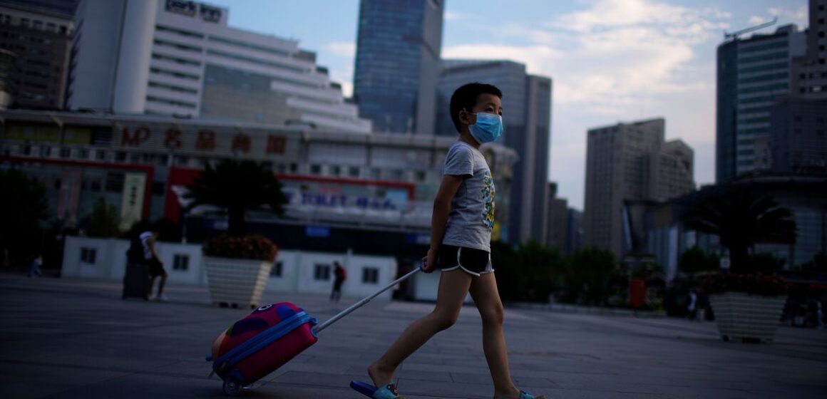 Covid-19: China não relata novos casos locais pela 1ª vez desde julho