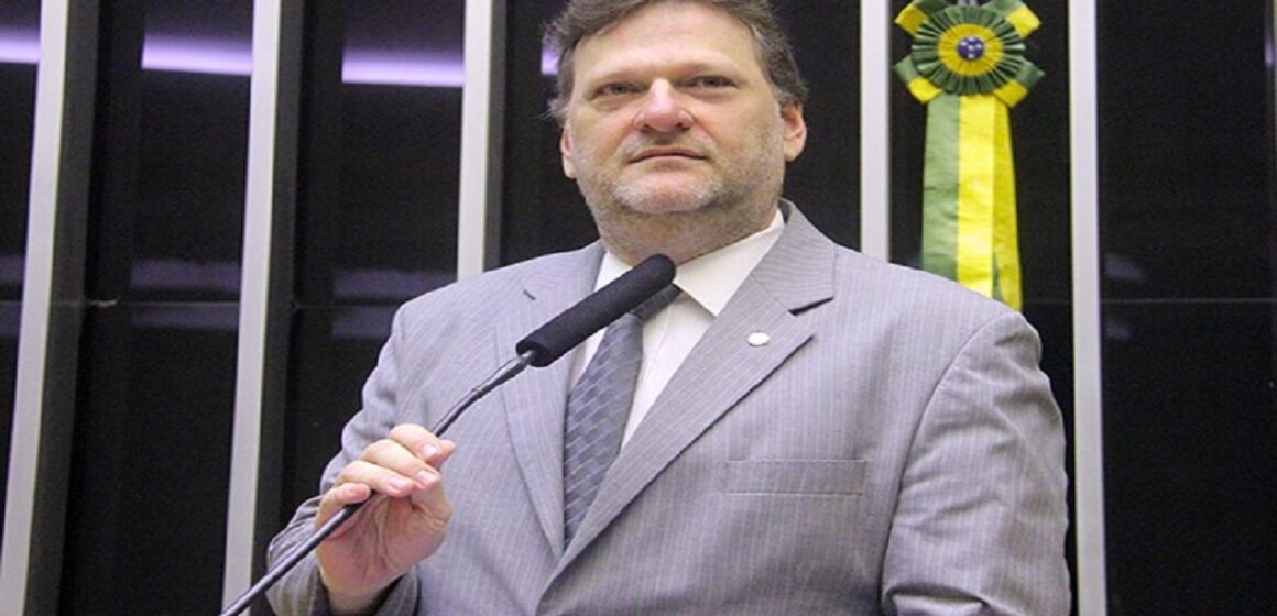 Paulo Bengtson apresenta projeto contra a intolerância ideológica