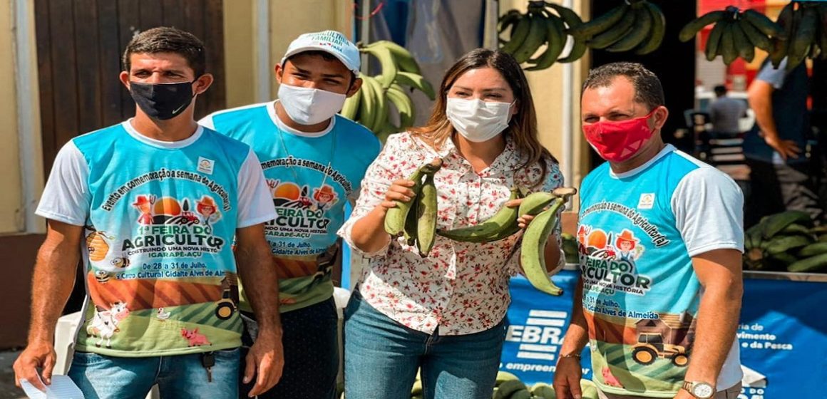 Renilce Nicodemos participa de feria do agricultor em Igarapé-Açu