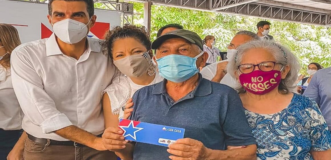 Ursula Vidal acompanha entrega do benefício Sua Casa