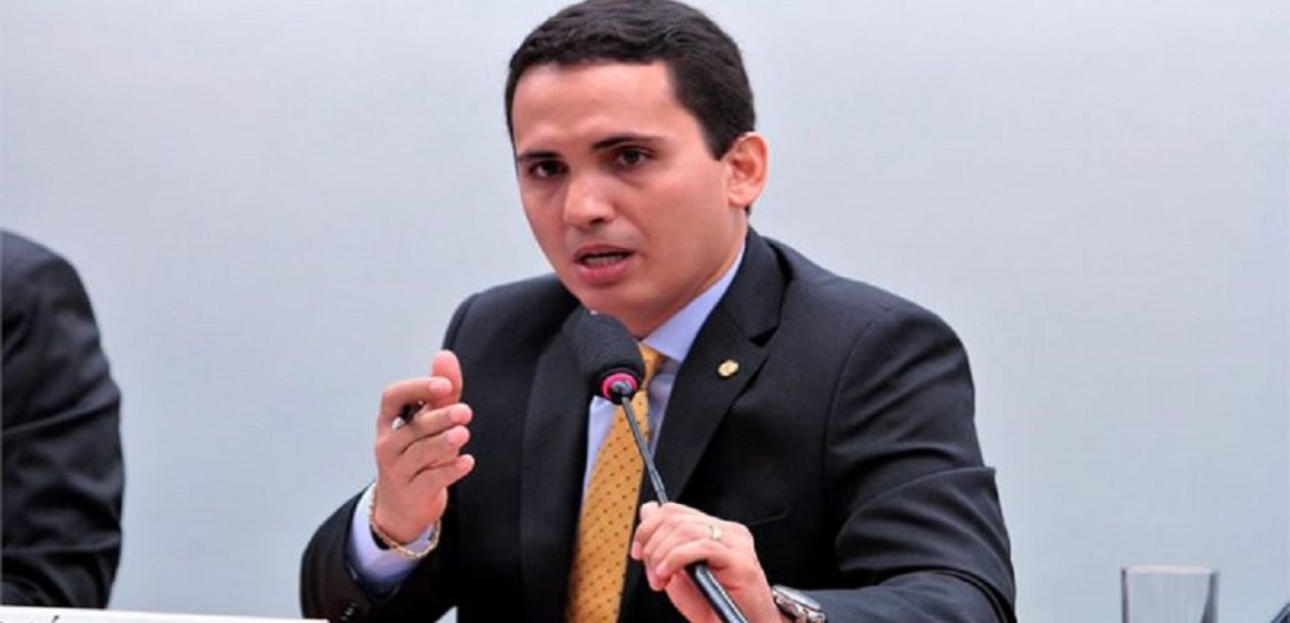 Cássio Andrade apresenta projeto para impedir aumento de energia