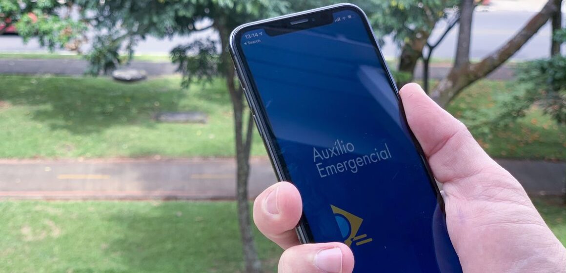 Trabalhadores nascidos em outubro podem sacar auxílio emergencial