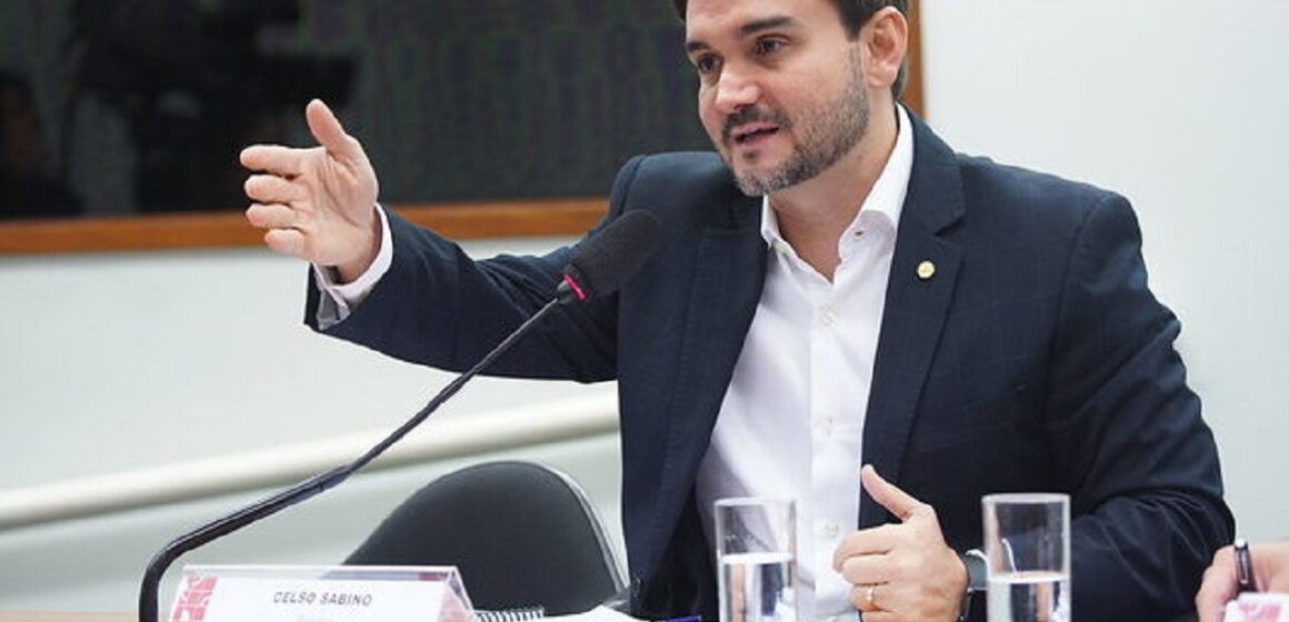 Celso Sabino apoia projeto que defende democratização do uso da energia solar no Brasil