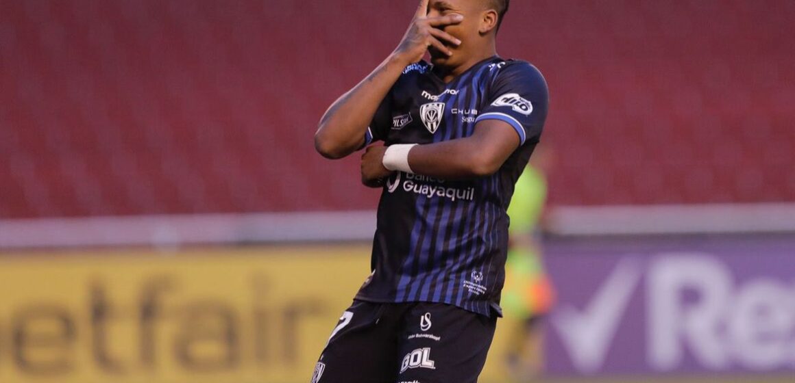 Vasco anuncia a contratação do atacante equatoriano Jhon Sánchez