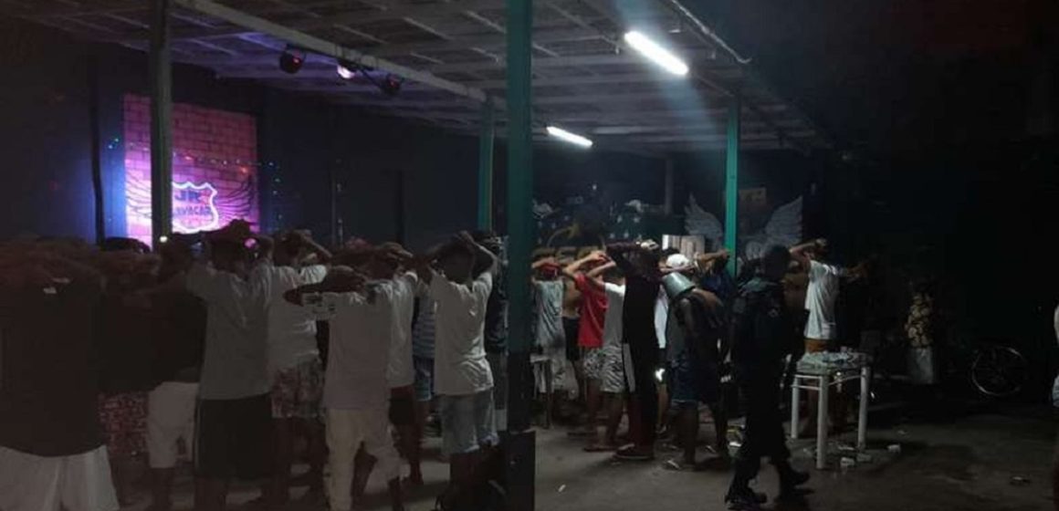 Polícia apreende drogas em festa clandestina com mais de 100 pessoas em Ananindeua