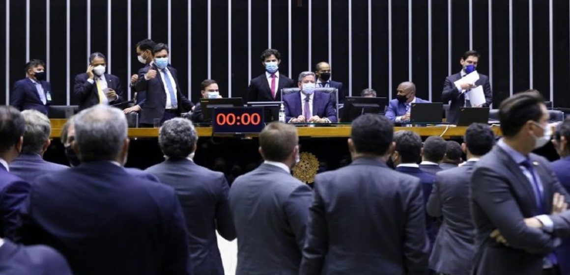 Veja a diferença entre o atual sistema eleitoral e a volta das coligações, aprovada pela Câmara