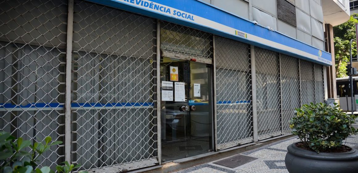 INSS cria serviço para monitorar atendimento presencial nas agências