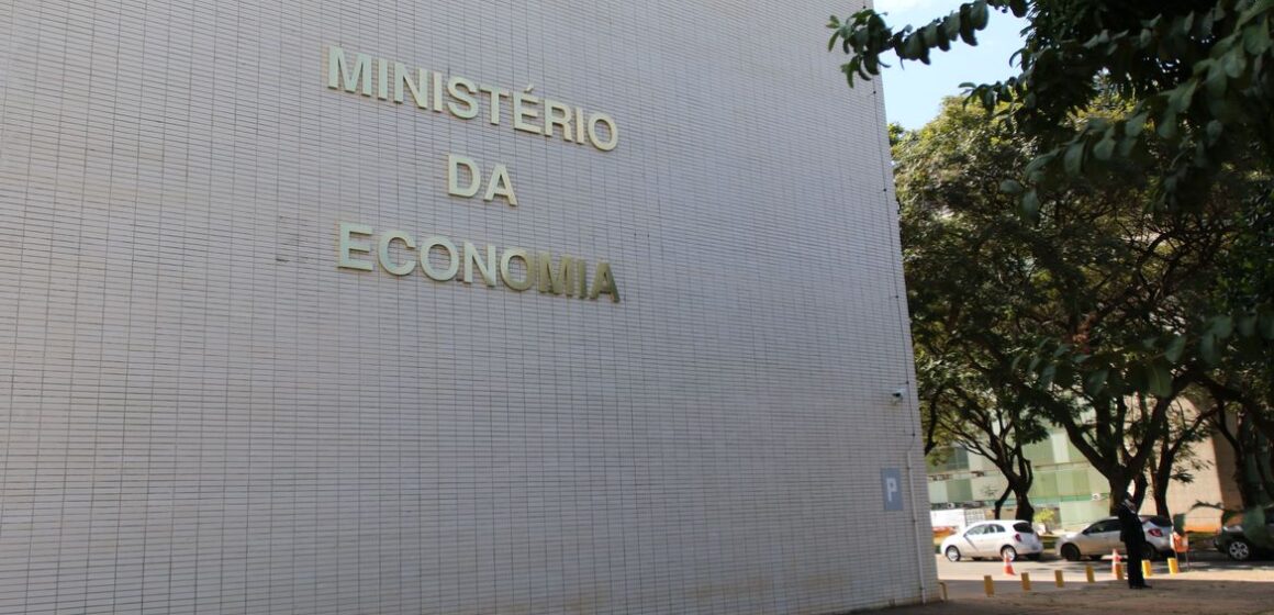 Ministério credencia bancos para pagamento de servidores federais